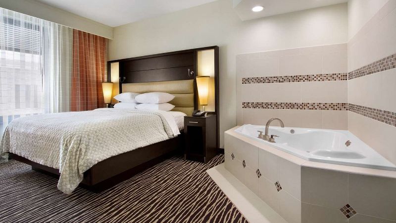 Embassy Suites by Hilton Fayetteville Fort Liberty