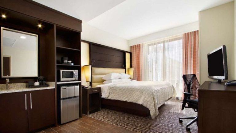 Embassy Suites by Hilton Fayetteville Fort Liberty