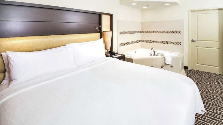 Embassy Suites by Hilton Fayetteville Fort Liberty