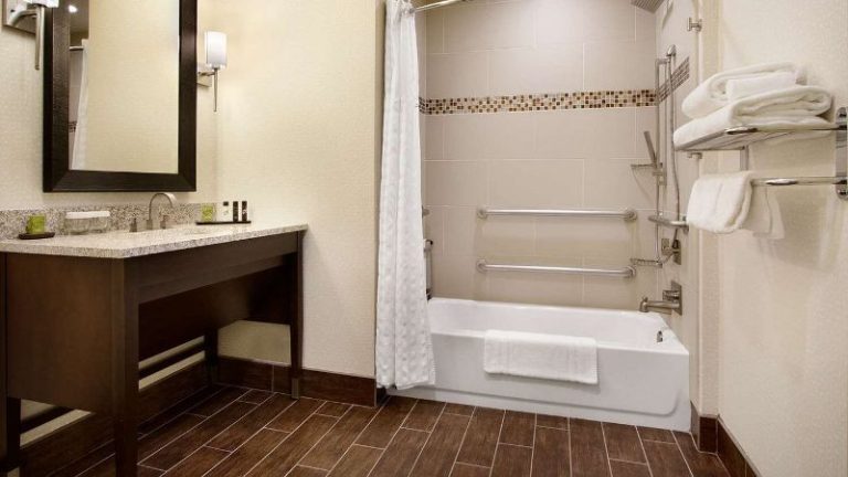 Embassy Suites by Hilton Fayetteville Fort Liberty