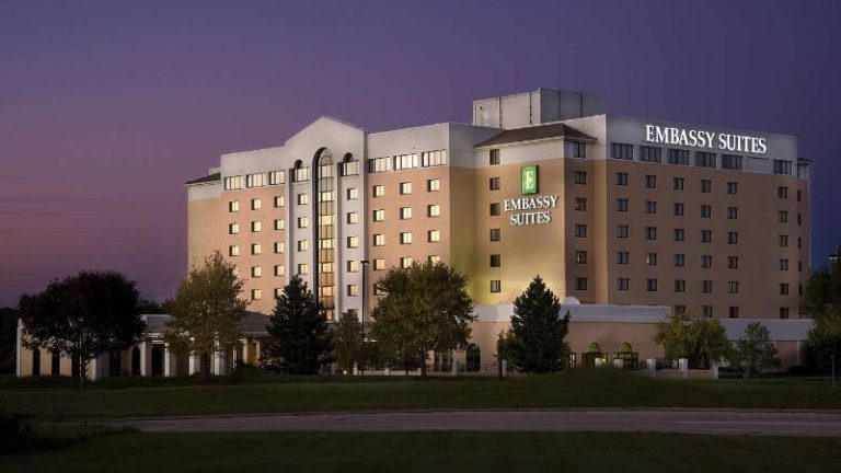Embassy Suites by Hilton Kansas City International Airport