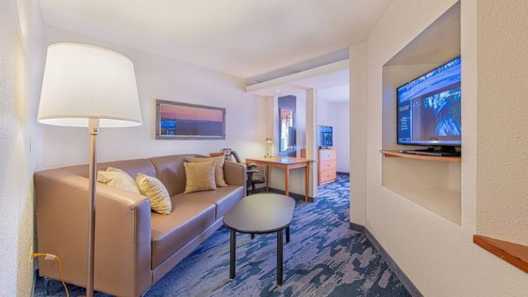 Fairfield Inn & Suites by Marriott Chicago Naperville