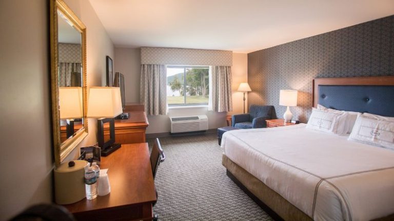 Fort William Henry Hotel