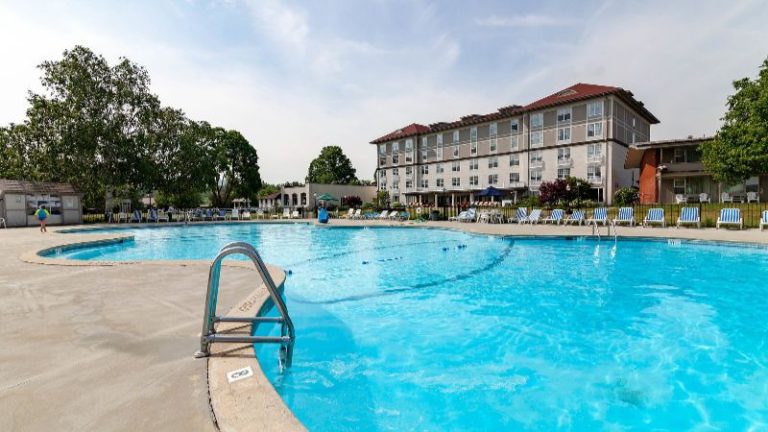 Fort William Henry Hotel
