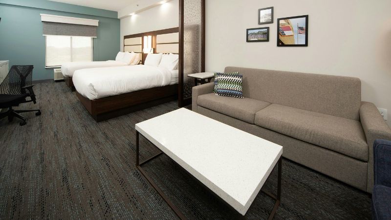 Four Points by Sheraton Fayetteville, room with private jacuzzi, photo 5
