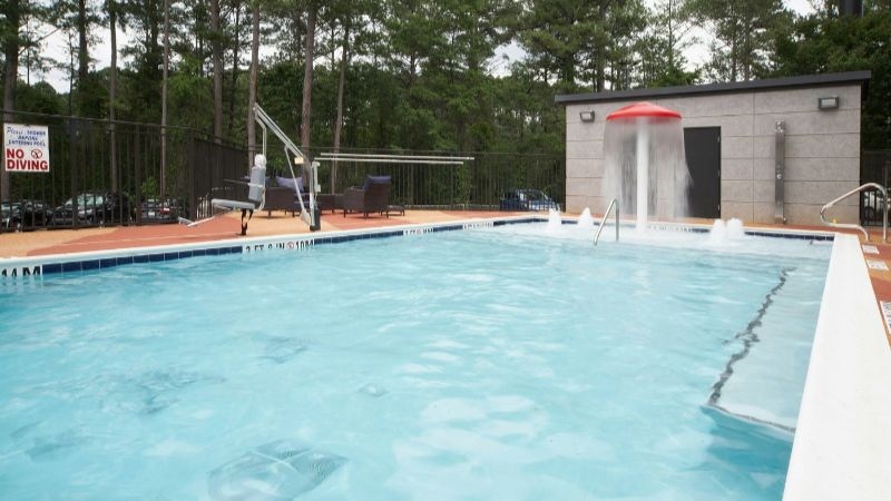 Four Points by Sheraton Fayetteville, room with private jacuzzi, photo 6