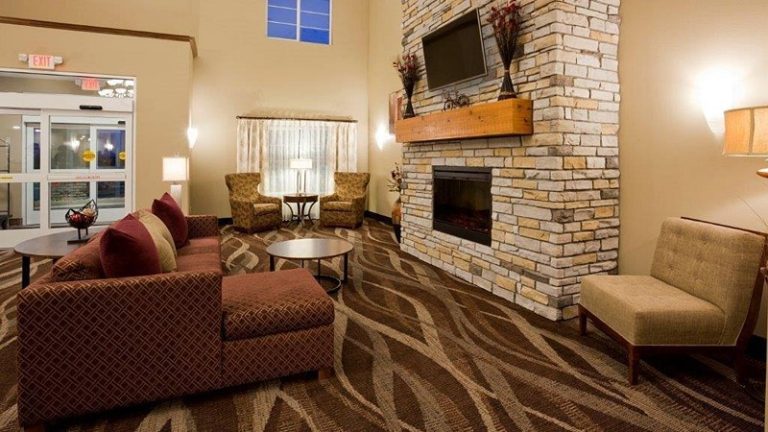 Gateway Park Hotel & Suites