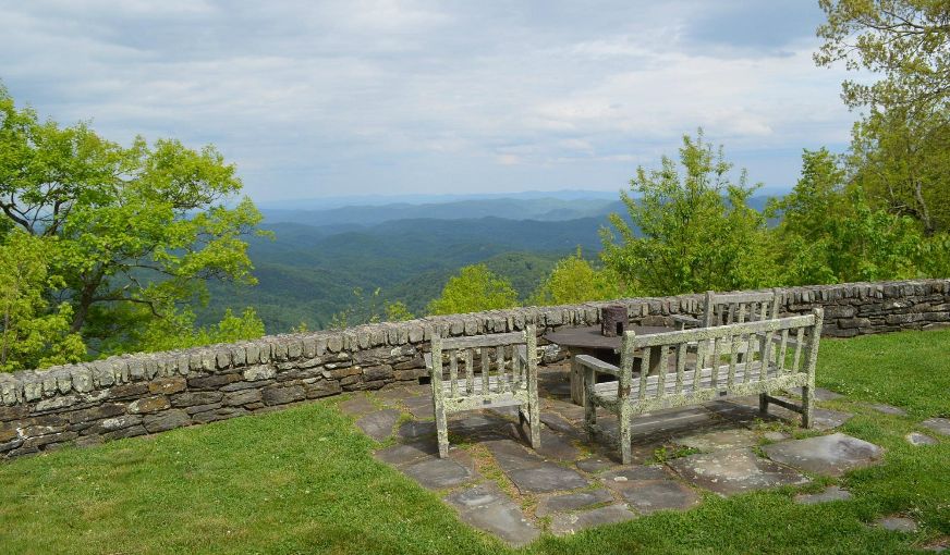 Gideon Ridge Inn, room with private jacuzzi, photo 6
