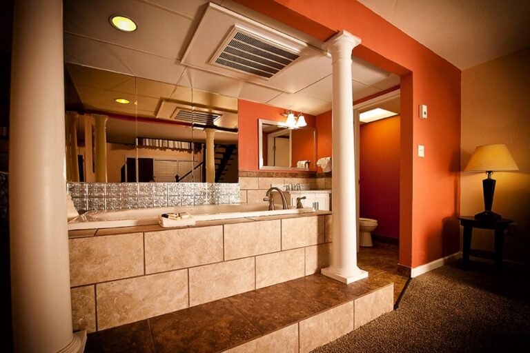 Grand Texan Hotel & Convention Center