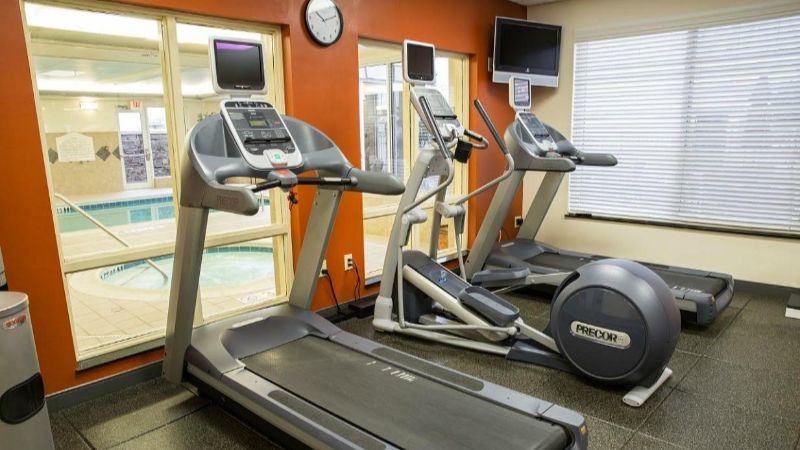 Hilton Garden Inn Fayetteville Fort Liberty, room with private jacuzzi, photo 8