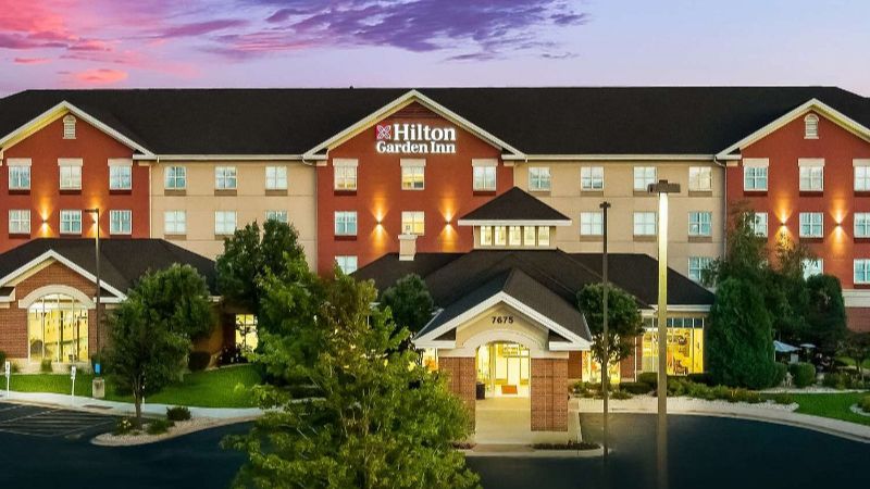 Hilton Garden Inn Rockford, room with private jacuzzi, photo 5