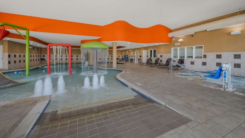Hilton Garden Inn Rockford, room with private jacuzzi, photo 6