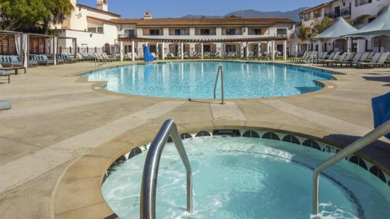 Hilton Santa Barbara Beachfront Resort, room with private jacuzzi, photo 6