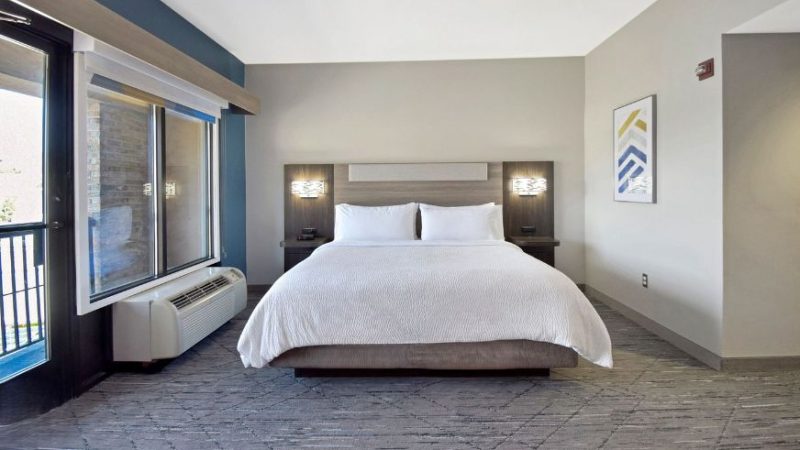Holiday Inn Express Boone, an IHG Hotel, room with private jacuzzi, photo 2
