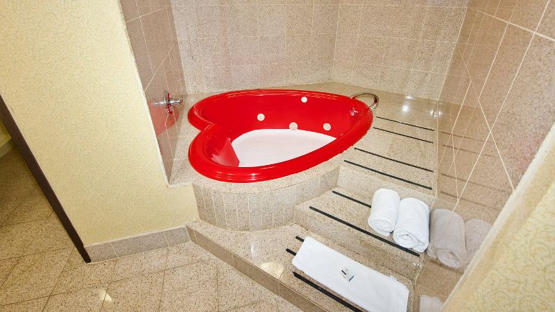 Holiday Inn Express & Suites St. Louis West – Fenton By IHG
