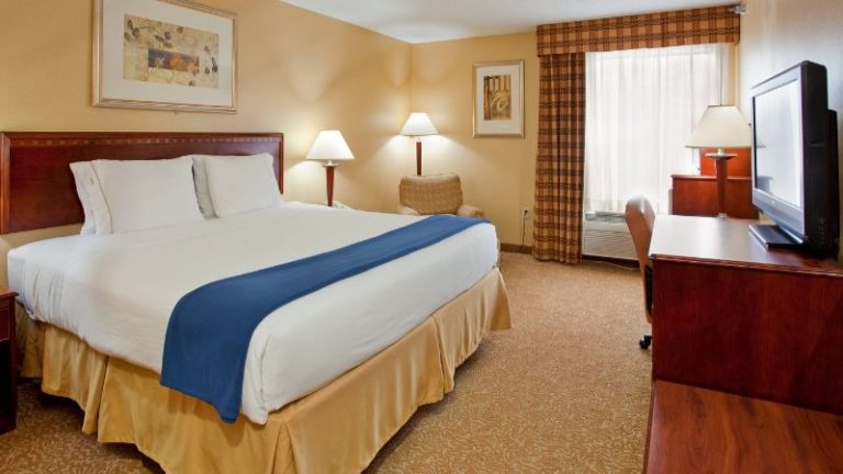 Holiday Inn Express & Suites St. Louis West – Fenton By IHG
