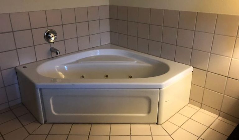 Holiday Inn Express & Suites Chesapeake, an IHG Hotel