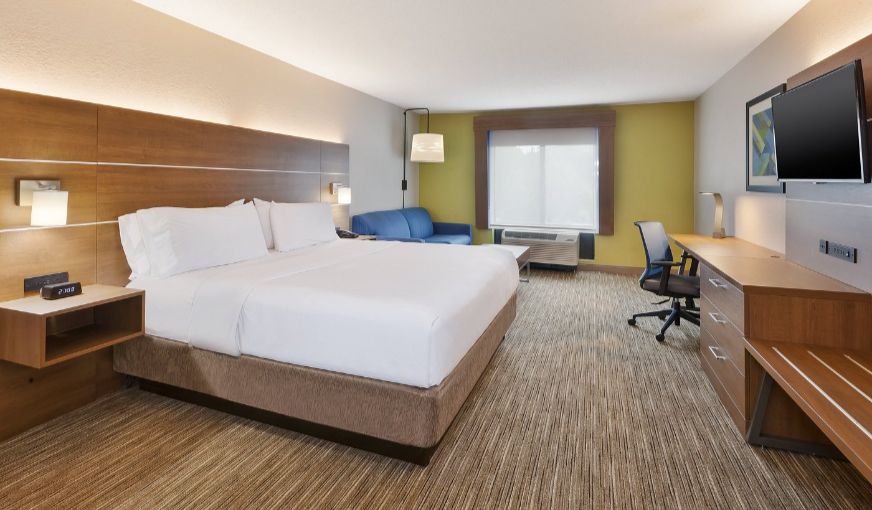 Holiday Inn Express & Suites Chesapeake, an IHG Hotel, photo 2