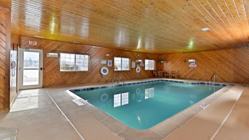 Holiday Inn Express and Suites Charlotte, room with private jacuzzi, photo 6
