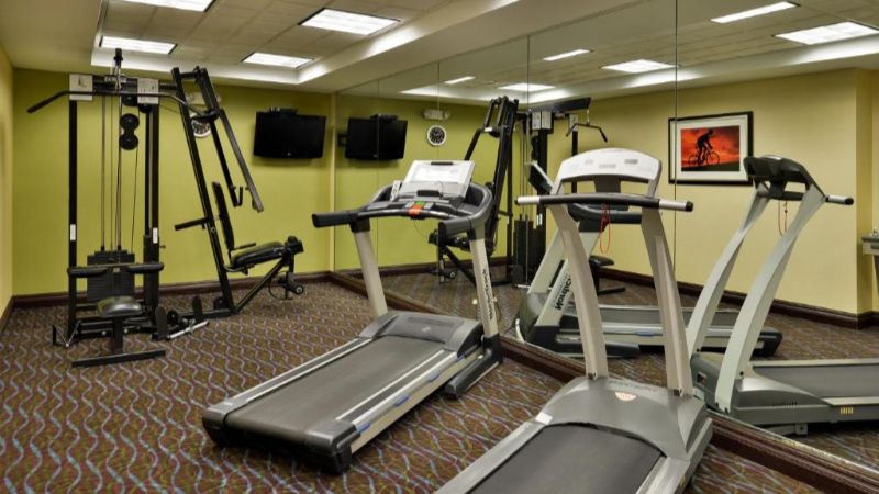 Holiday Inn Express and Suites Charlotte, room with private jacuzzi, photo 7