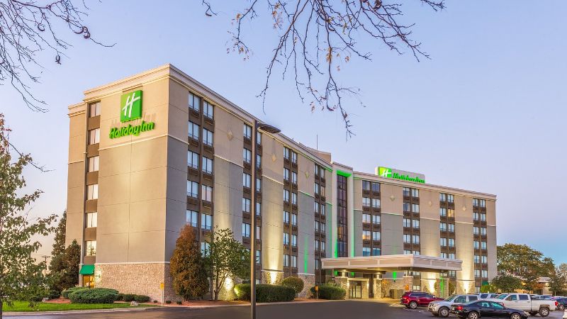 Holiday Inn Rockford(I-90&Rt 20/State St), an IHG Hotel, room with private jacuzzi, photo 5