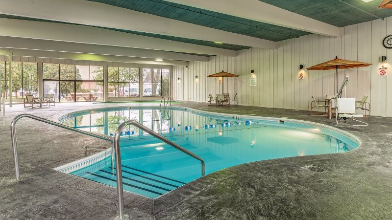 Holiday Inn Rockford(I-90&Rt 20/State St), an IHG Hotel, room with private jacuzzi, photo 6
