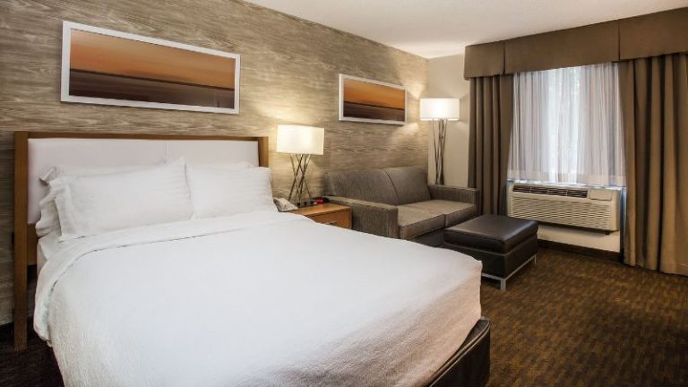 Holiday Inn Saratoga Springs, an IHG Hotel