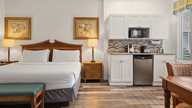 Holiday Inn & Suites Clearwater Beach S-Harbourside by IHG