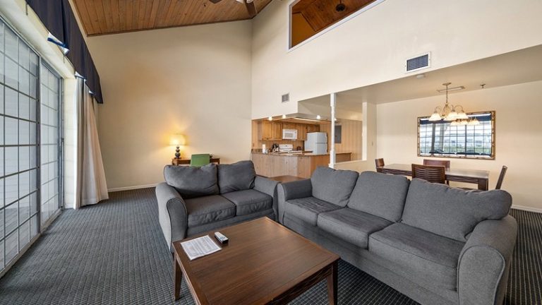 Holiday Inn & Suites Clearwater Beach S-Harbourside by IHG