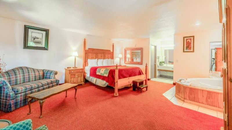Hotel O Eureka Springs – Christ of Ozark Area, room with private jacuzzi, photo 3