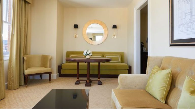 Hotel Settles