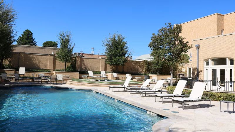 Hotel Settles, room with private jacuzzi, photo 7