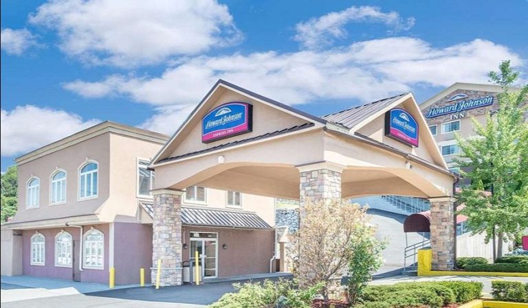 Howard Johnson by Wyndham North Bergen