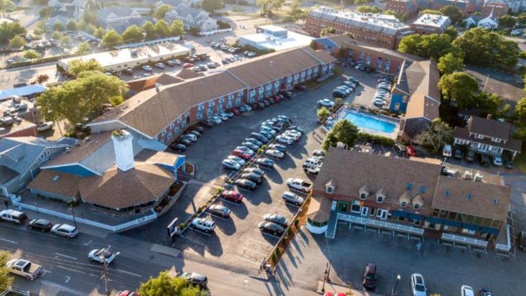 Hyannis Plaza Hotel, Massachusetts