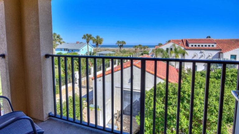 La Fiesta Ocean Inn & Suites