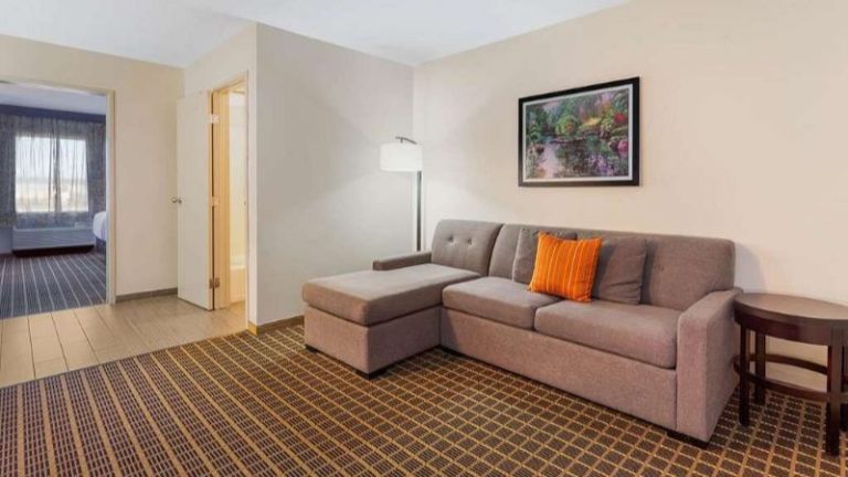 La Quinta Inn & Suites by Wyndham Rockford