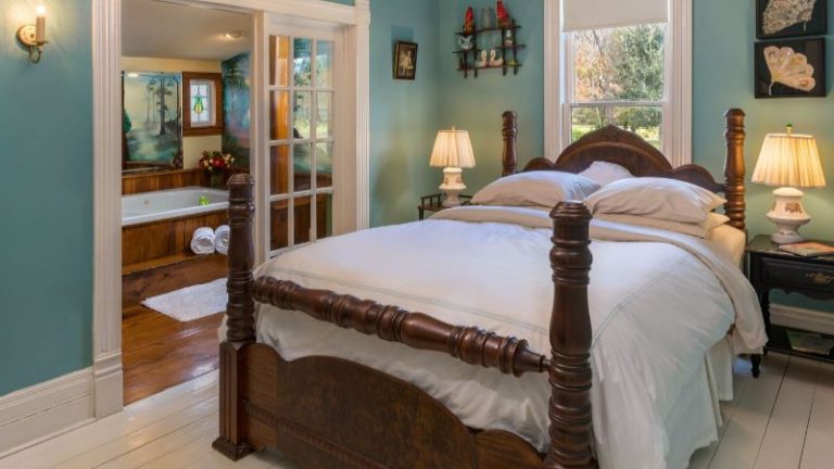 Maison D’Memoire Bed & Breakfast Cottages, Rayne, Louisiana