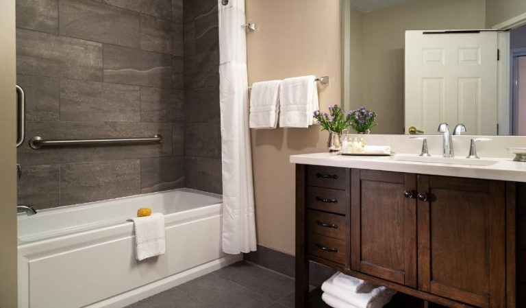 Meadowbrook Inn