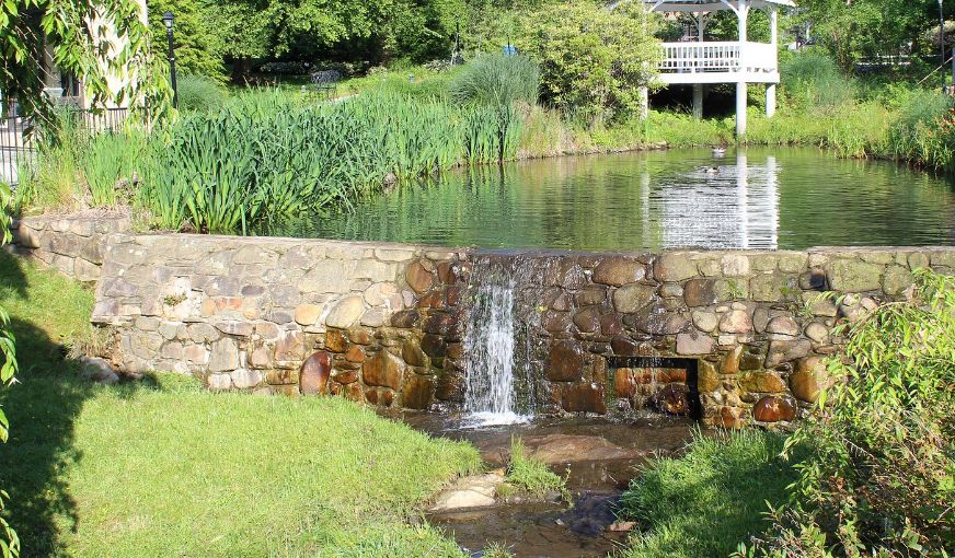 Meadowbrook Inn, room with private jacuzzi, photo 8