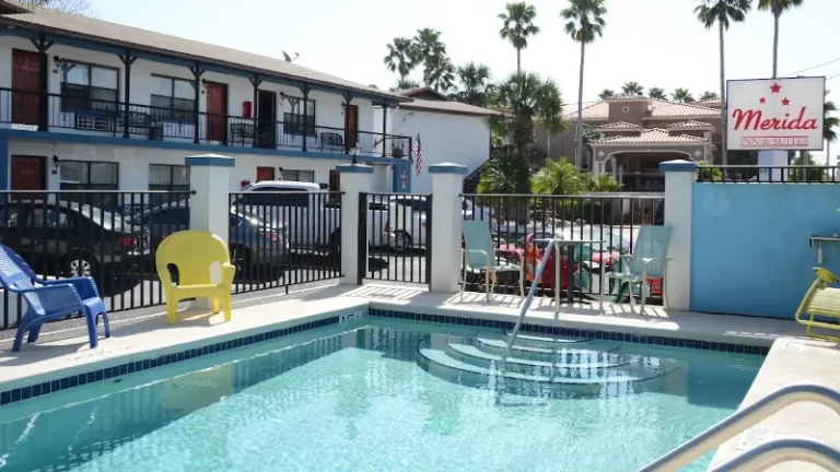 Merida Inn & Suites