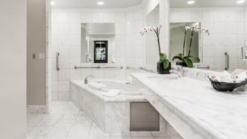 Montecito Inn, room with private jacuzzi, photo 1