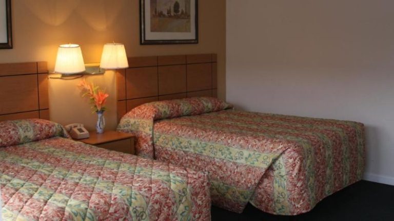 New Relax Inn Bridgeview, Illinois