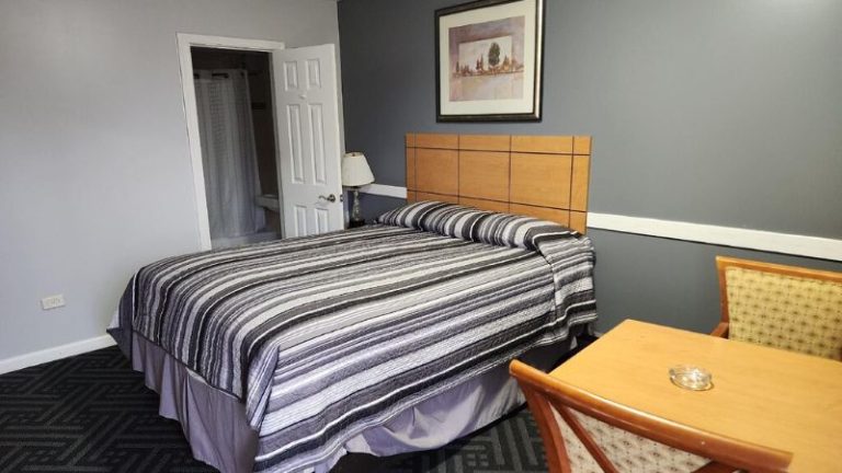 New Relax Inn Bridgeview, Illinois