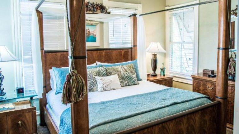 Peace and Plenty Inn Bed & Breakfast