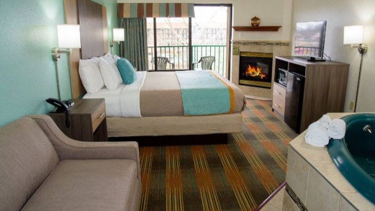 Pigeon River Inn