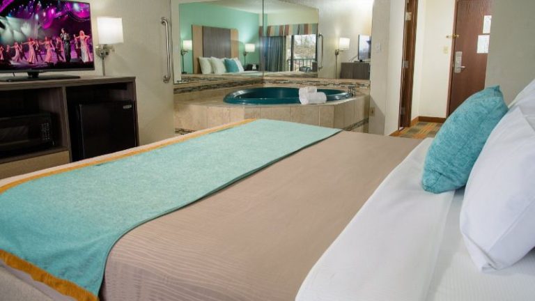 Pigeon River Inn