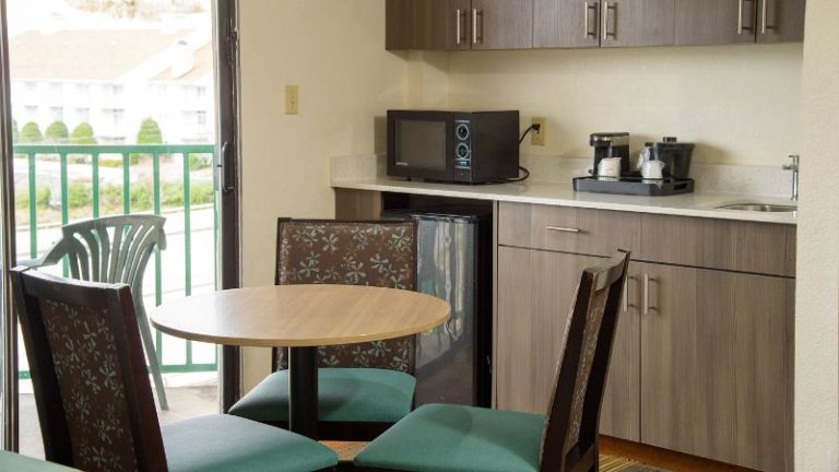 Pigeon River Inn