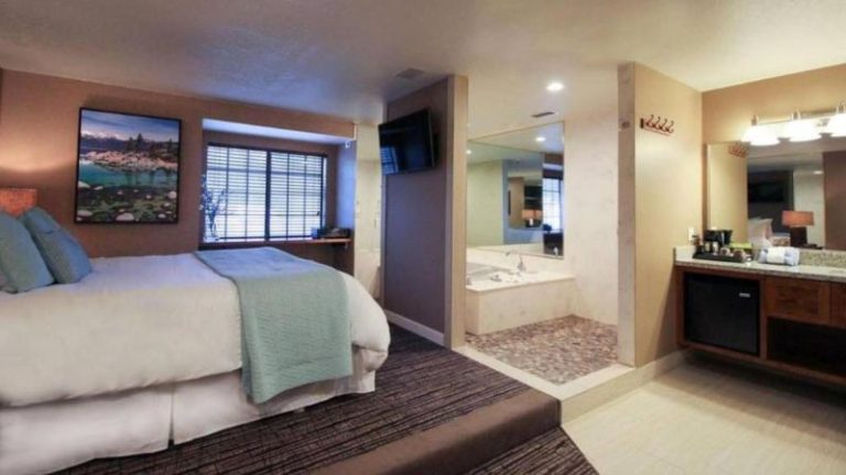 Postmarc Hotel and Spa Suites