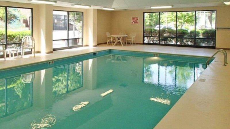 Quality Inn & Suites Boone – University Area, room with private jacuzzi, photo 3