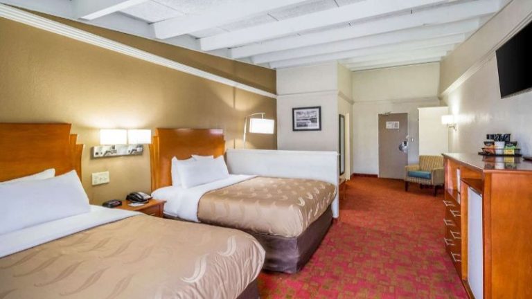 Quality Inn & Suites Kansas City I-70 East